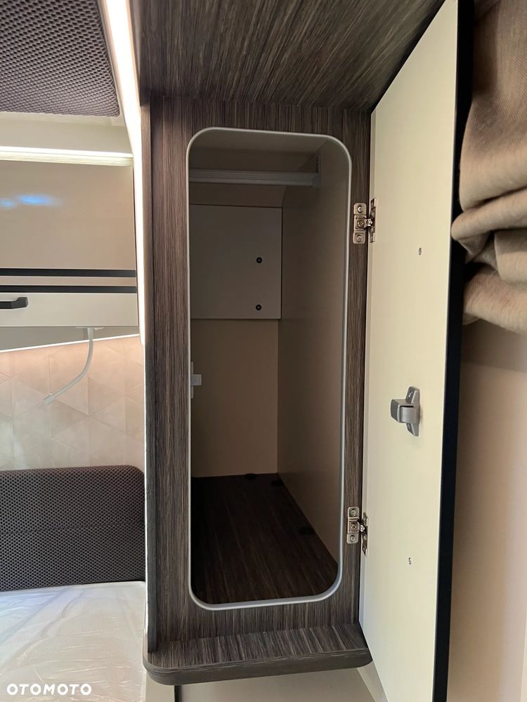 McLOUIS MC4 879 - 28
