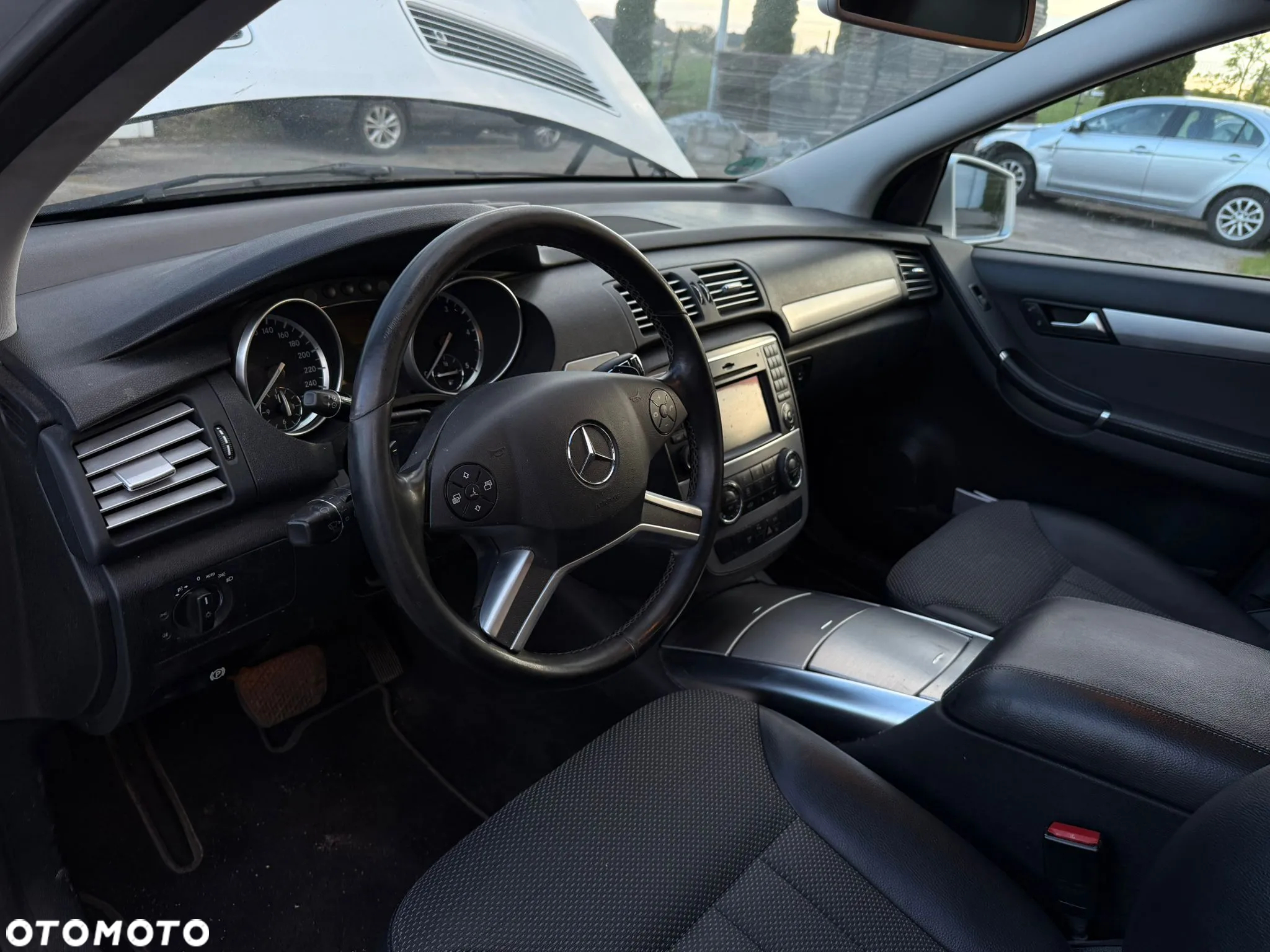 Mercedes-Benz Klasa R 350 CDI L DPF 4Matic 7G-TRONIC - 16
