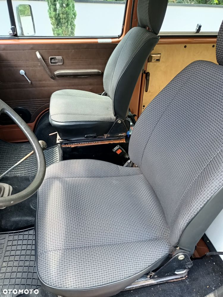 Volkswagen Transporter - 4