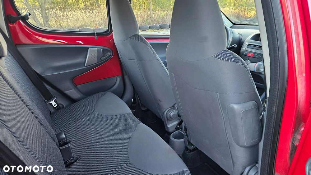 Peugeot 107 ver-1-0-urban-move - 16