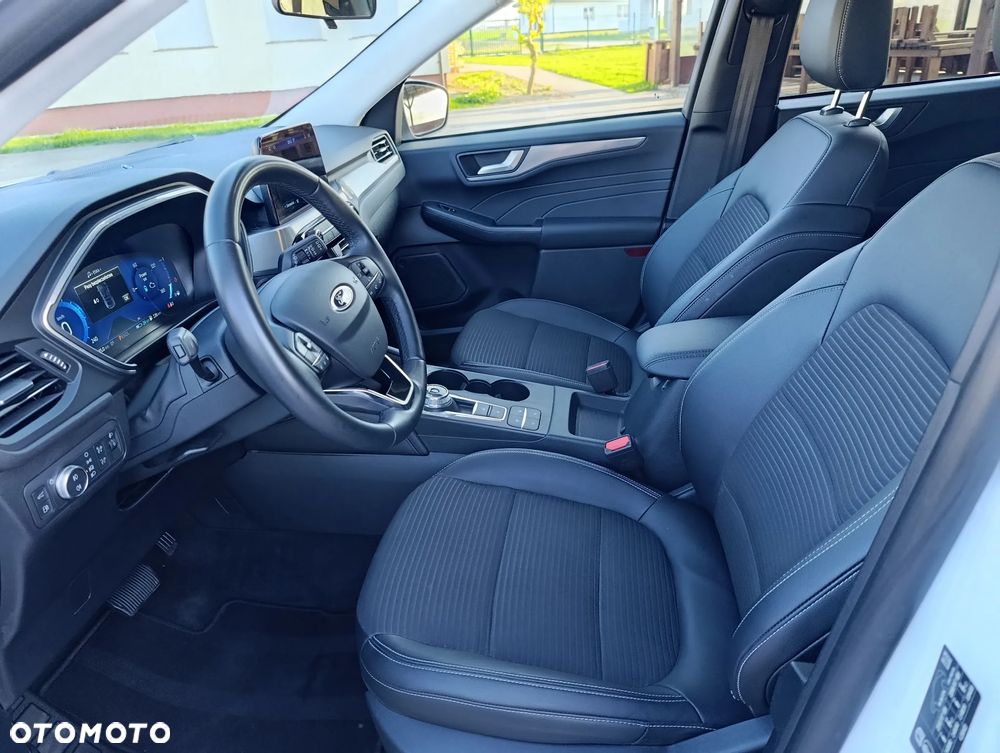 Ford Kuga - 25