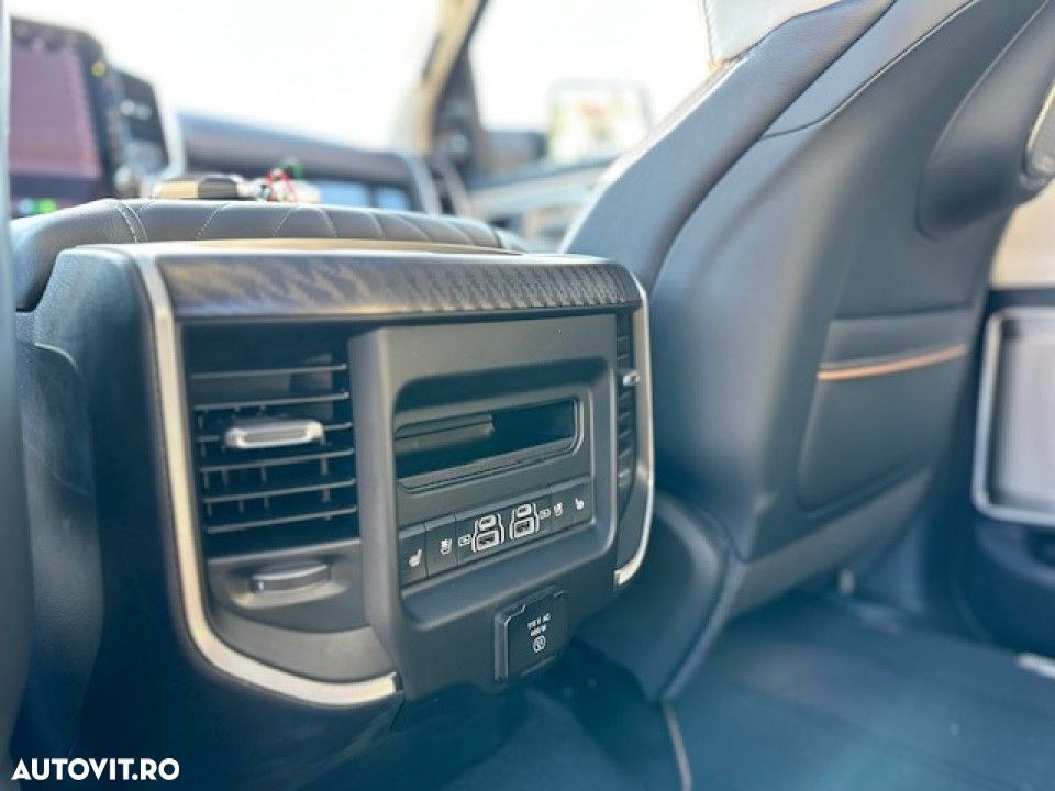 Dodge RAM - 16