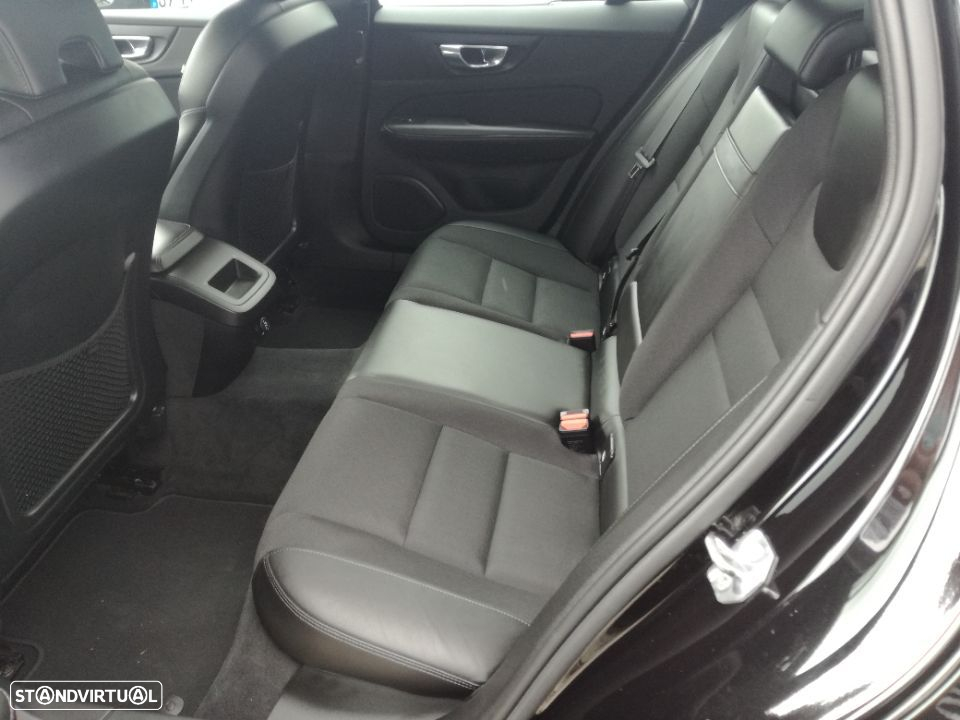 Volvo V60 2.0 D3 Momentum - 12