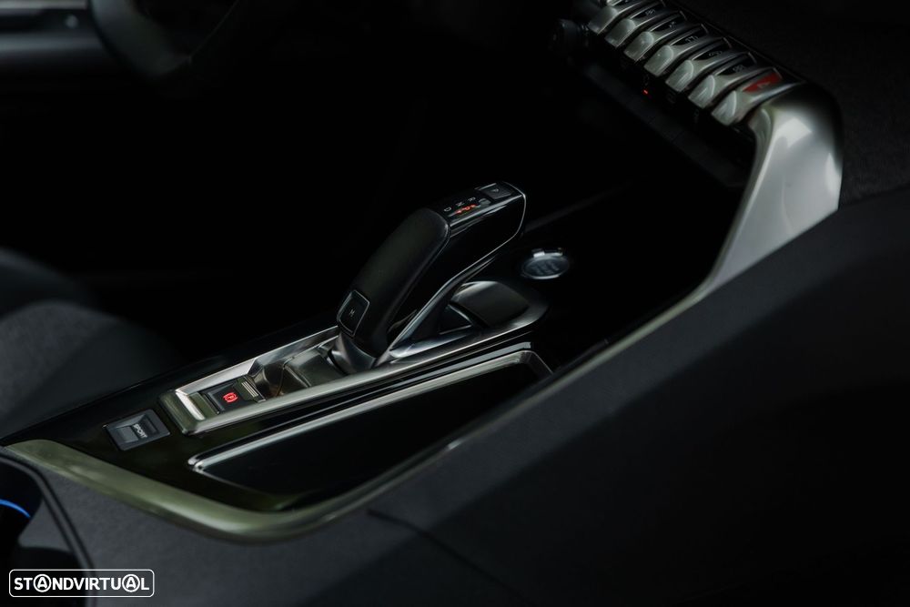 Peugeot 3008 1.2 PureTech Allure EAT8 - 22