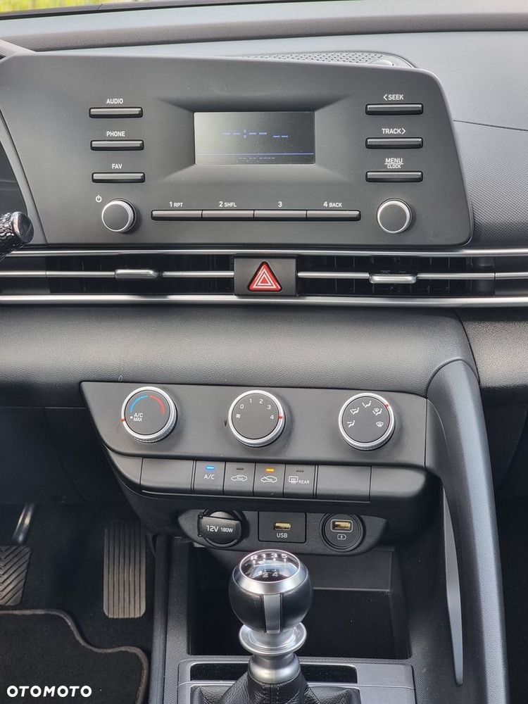Hyundai Elantra 1.6 Modern - 35