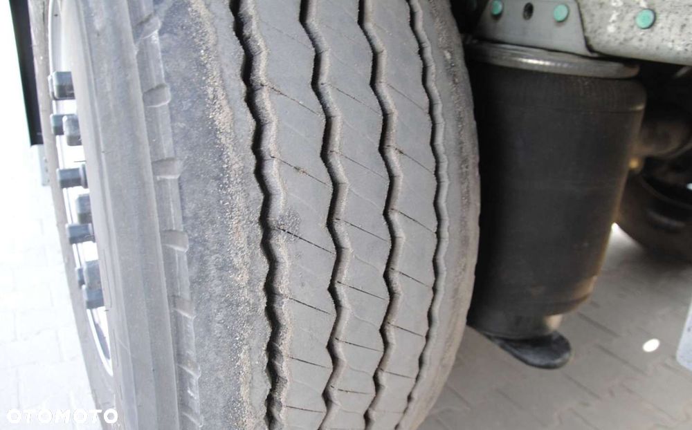 Schmitz Cargobull SCS kurtyna, podnoszona oś - 17