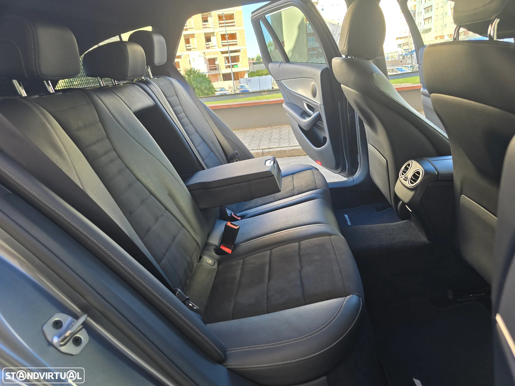 Mercedes-Benz E 300 de AMG Line - 30