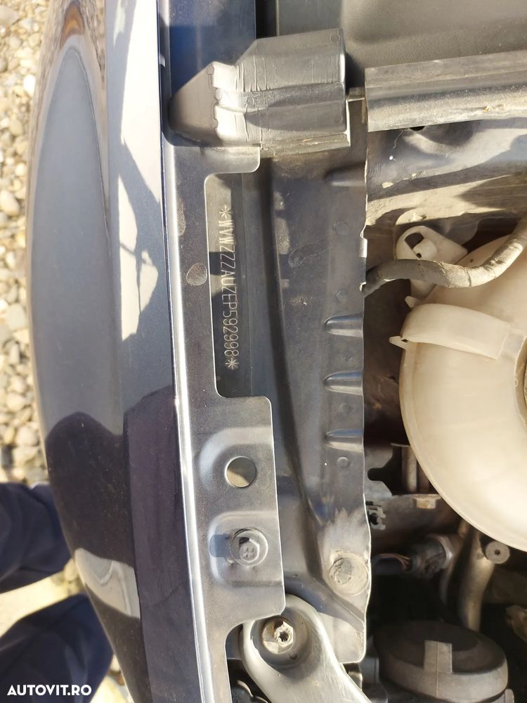 Volkswagen Golf 1.6 TDI BlueMotion Technology DSG Trendline - 27