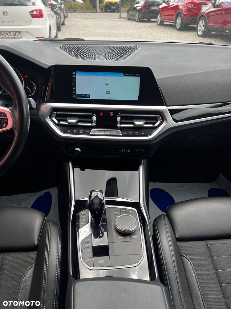 BMW Seria 3 320d xDrive Edition M Sport Shadow - 18