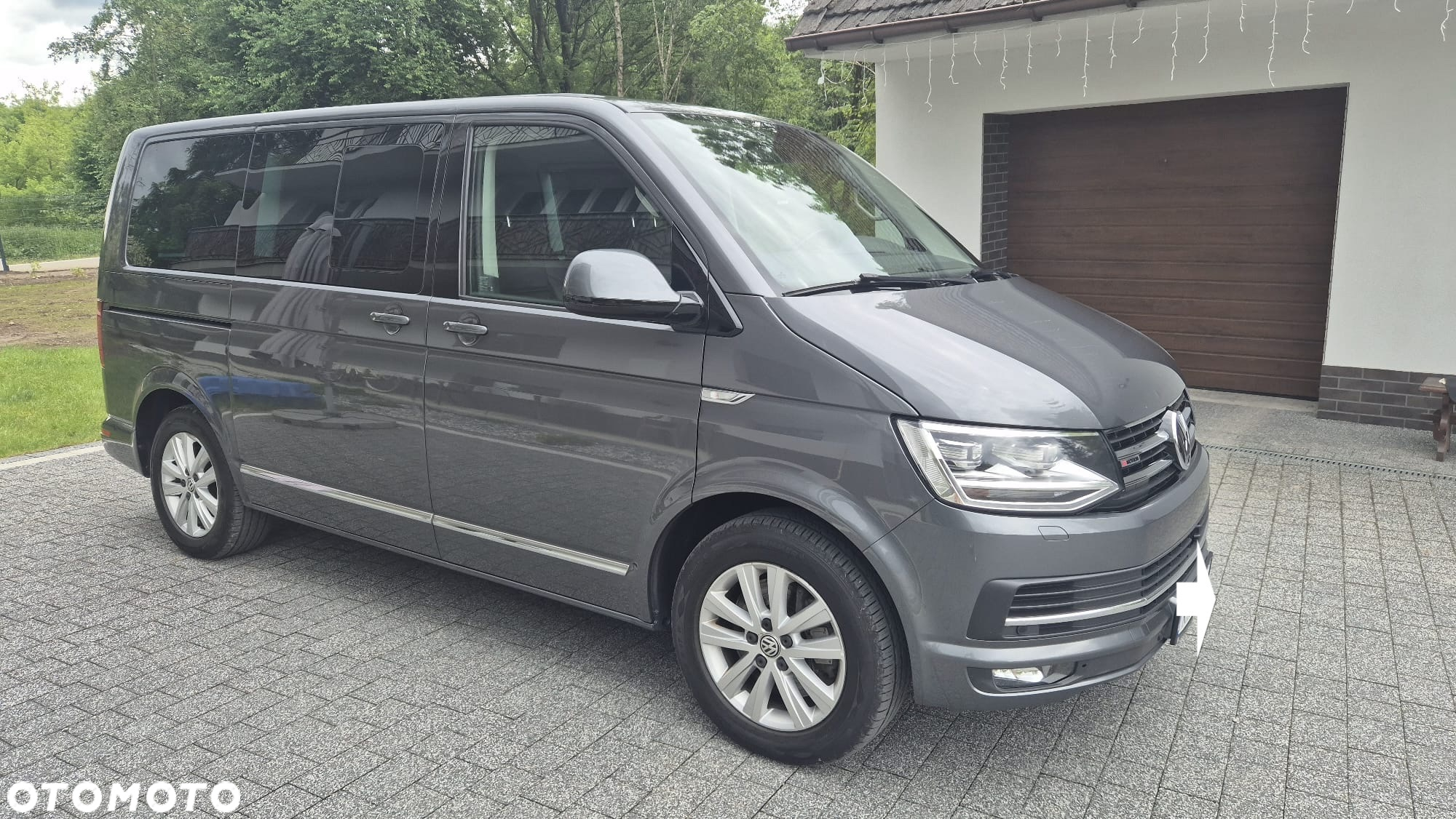 Volkswagen Multivan - 16