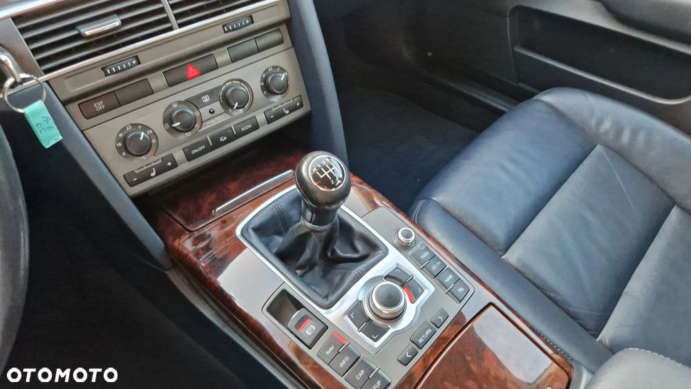 Audi A6 Limousine 2.4 - 15