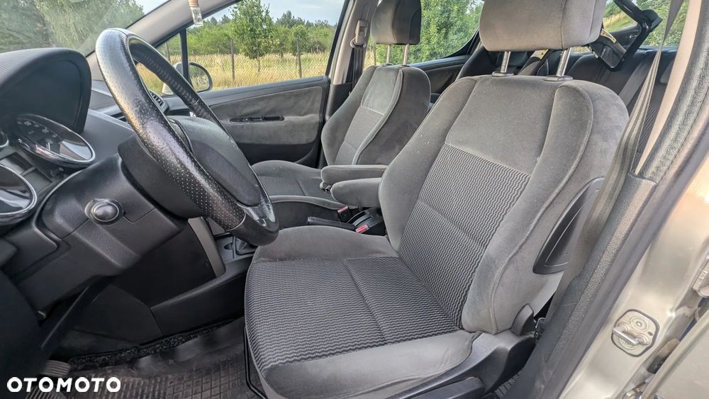 Peugeot 207 1.4 16V Trendy - 11