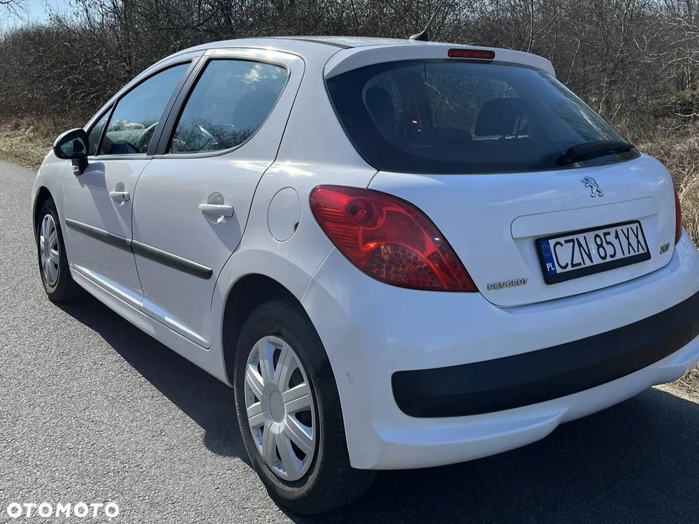 Peugeot 207 1.4 - 9