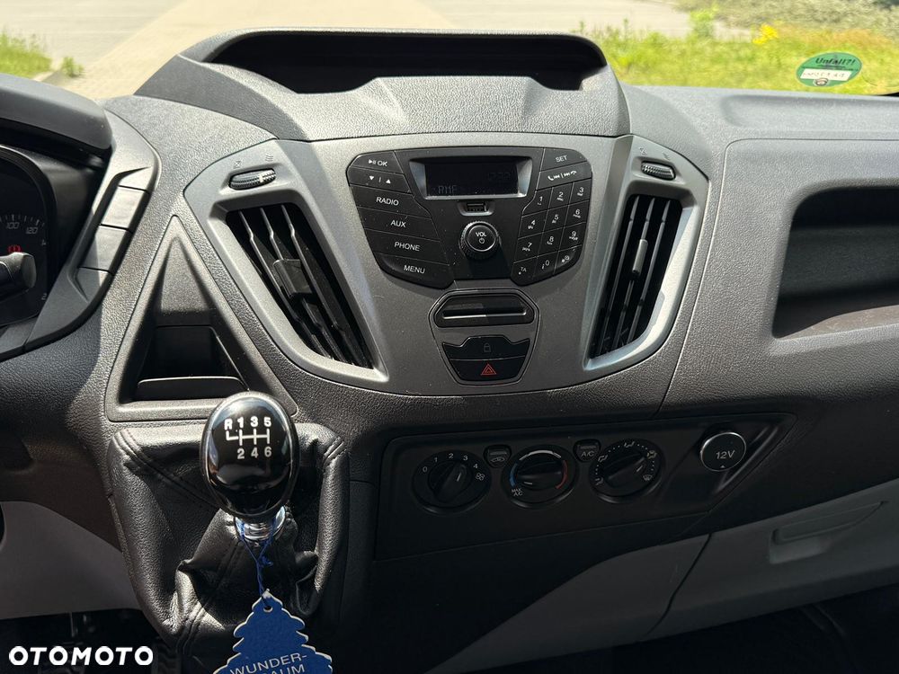 Ford TRANSIT CUSTOM - 13