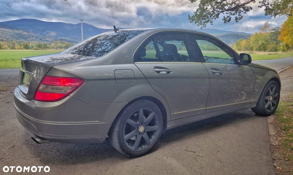 Mercedes-Benz C-Class 2007 photo 3
