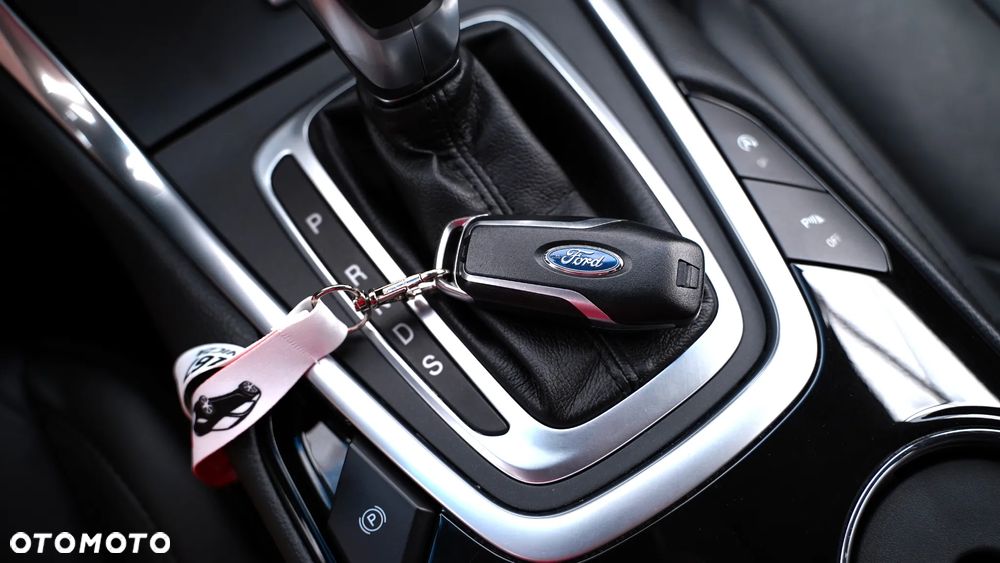 Ford Edge 2.0 TDCi Twin-Turbo 4WD Titanium - 36