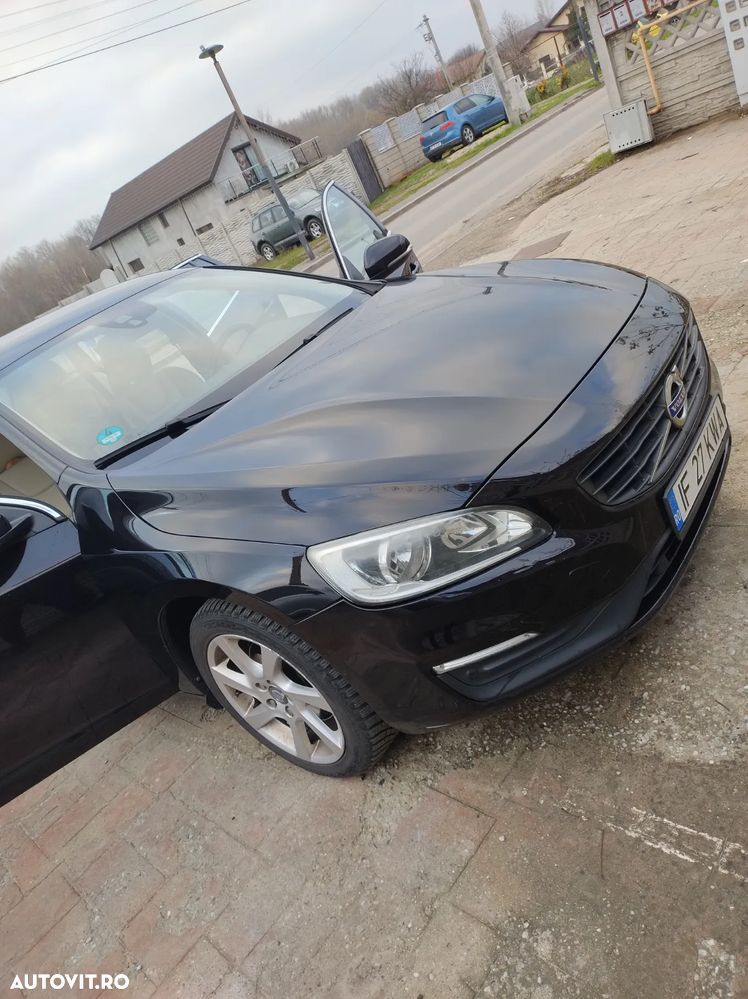 Volvo V60 D2 Momentum - 2