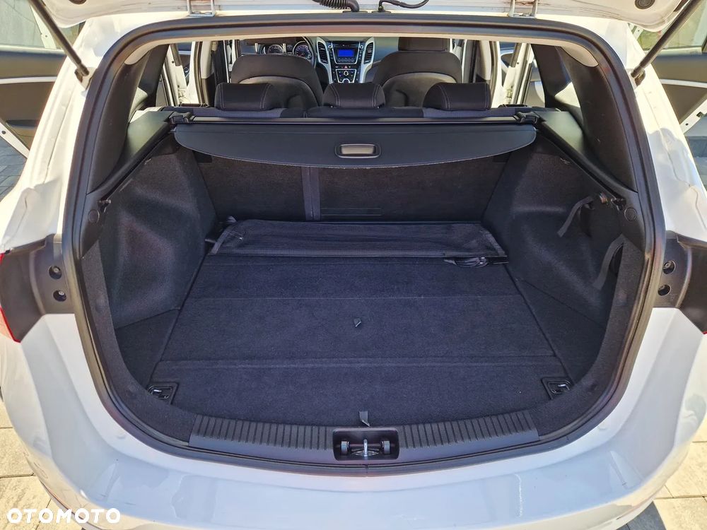 Hyundai i30 blue 1.4 YES Silver - 28