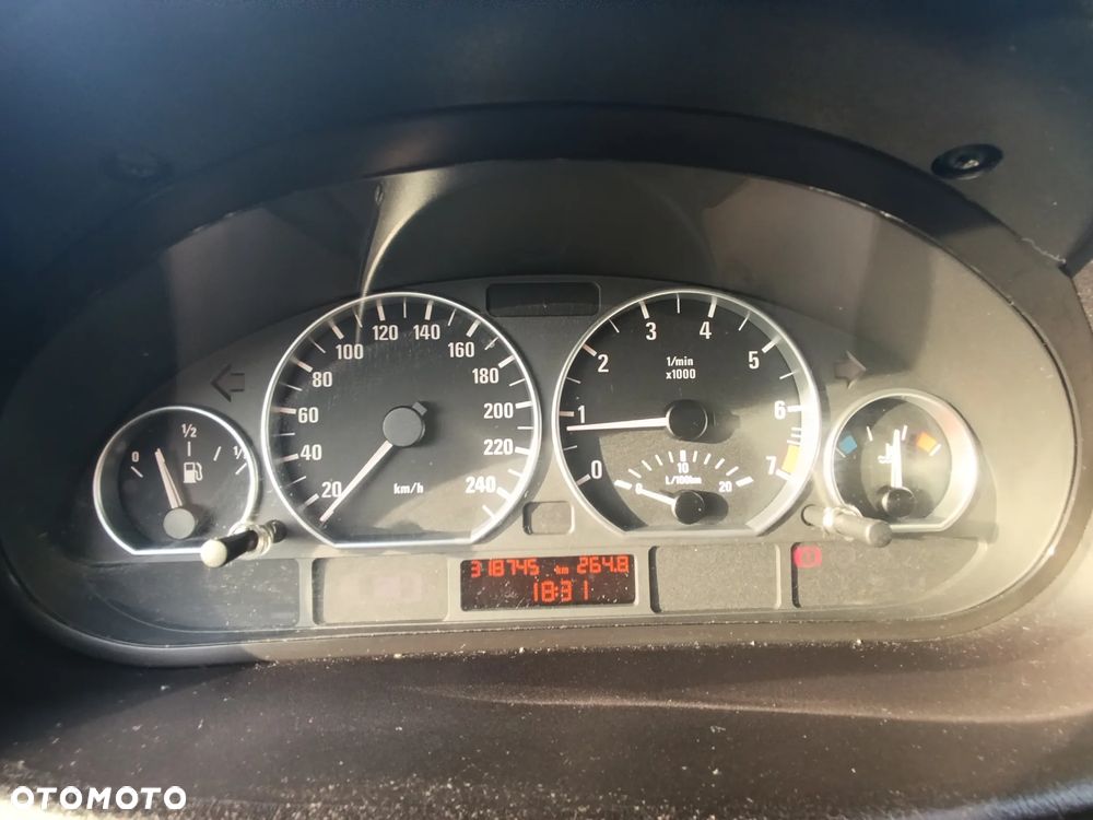 BMW Seria 3 318i - 10