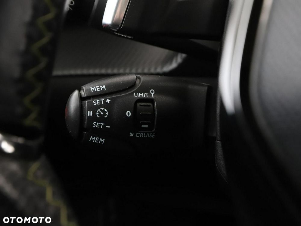 Peugeot 2008 1.2 PureTech GT Line S&S EAT8 - 34