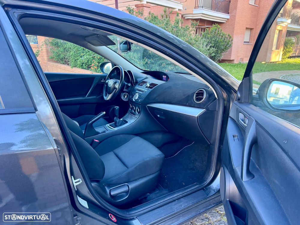 Mazda 3 Hatchback MZ-CD 1.6 Exclusive Plus Cin./Beje - 18