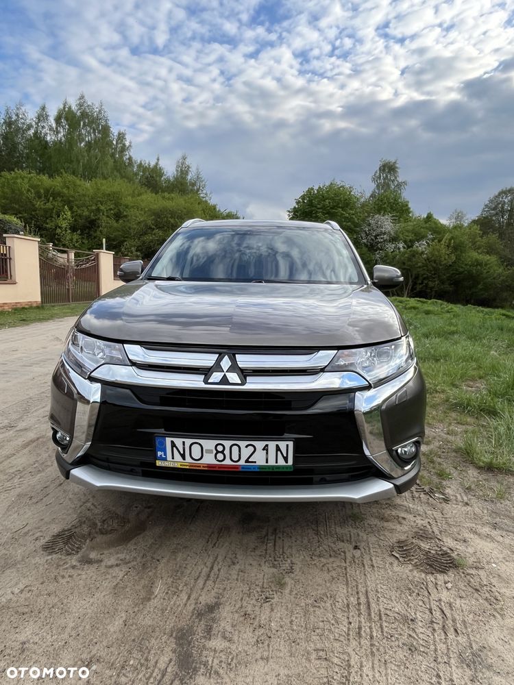Mitsubishi Outlander 2.0 Intense + 4WD CVT - 27