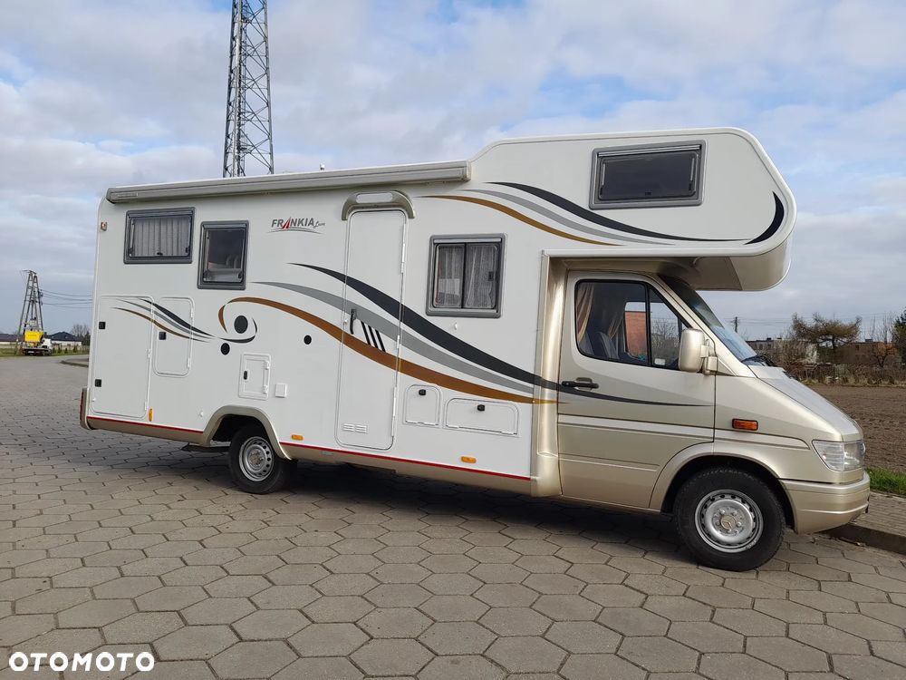 Mercedes-Benz Sprinter - 3