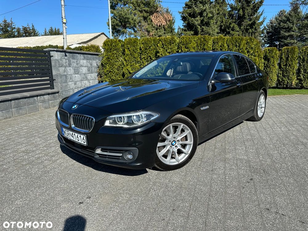 BMW Seria 5 530d xDrive Luxury Line