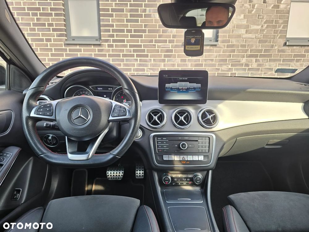 Mercedes-Benz GLA 200 7G-DCT AMG Line - 28