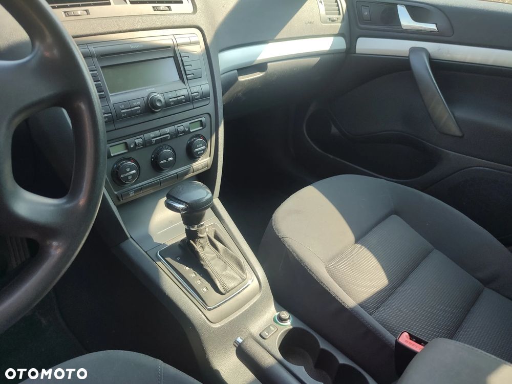 Skoda Octavia 1.6 Automatik Ambiente - 11