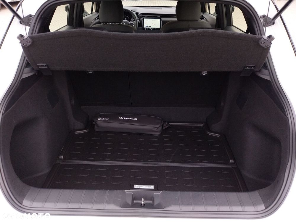 Lexus LBX 1.5 Hybrid - 29