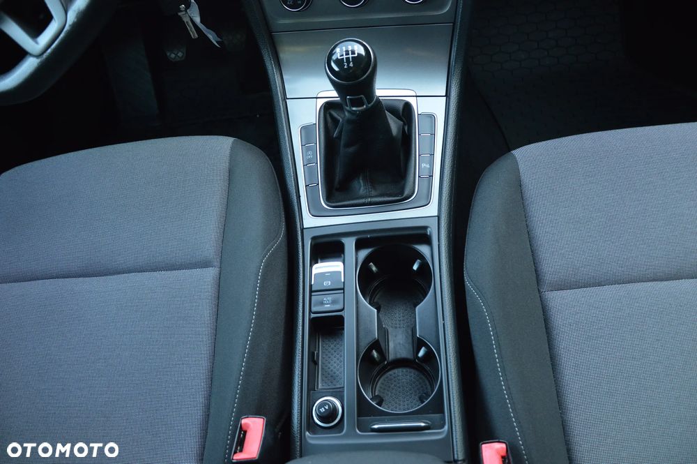 Volkswagen Golf - 30