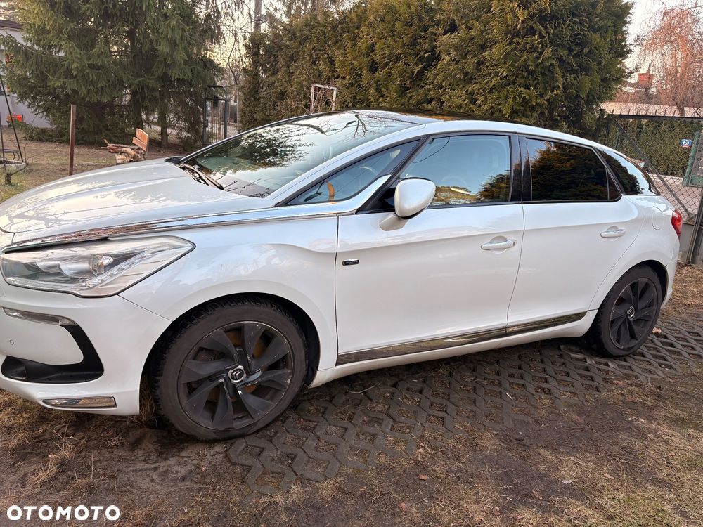 Citroën DS5 2.0 HDi Hybrid4 SoChic MCP - 4