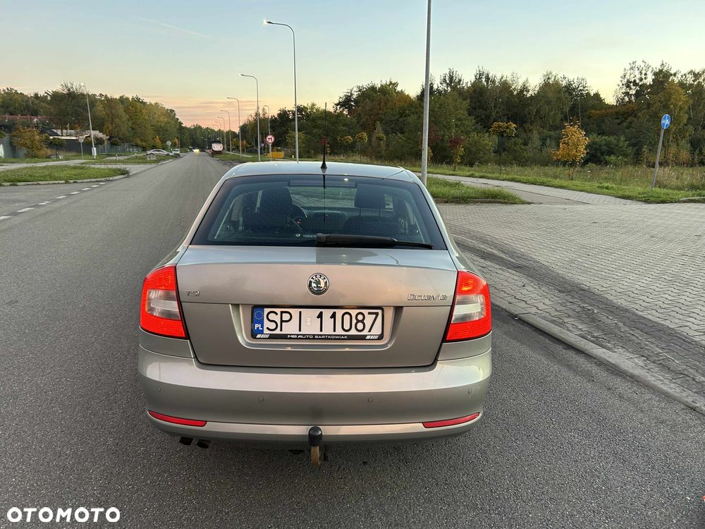 Skoda Octavia 1.4 TSI Ambiente DSG - 5