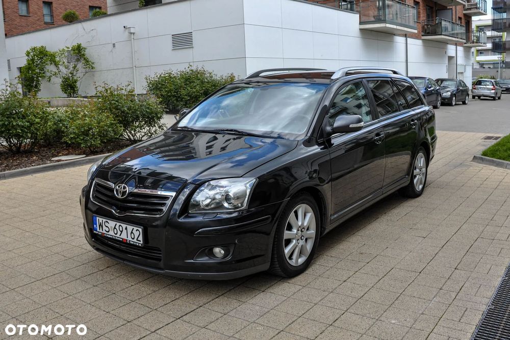 Toyota Avensis - 1