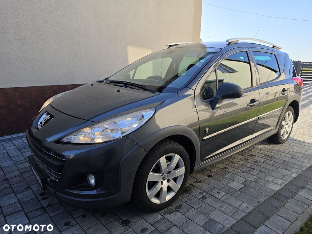 Peugeot 207 - 1