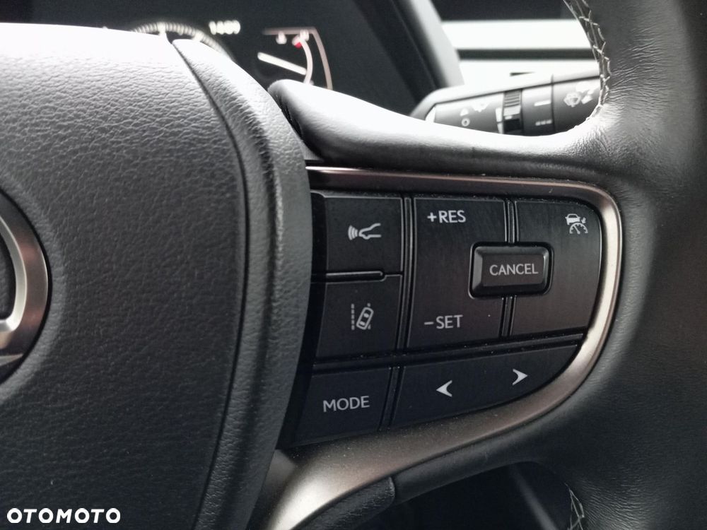 Lexus UX 200 GPF F Impression 2WD - 16