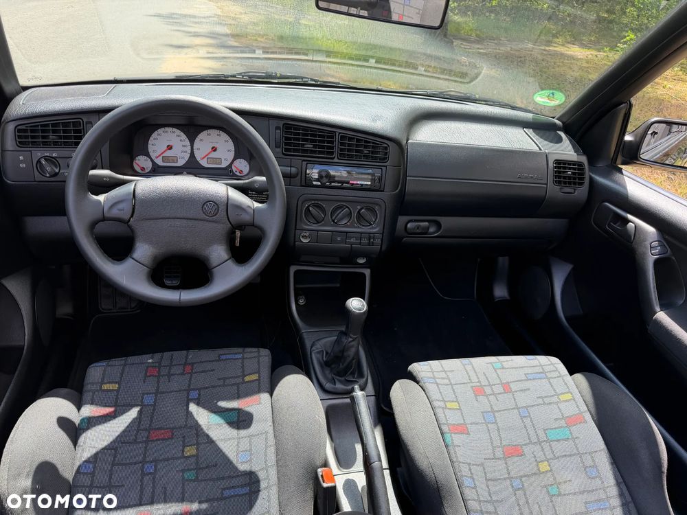 Volkswagen Golf Cabrio - 15