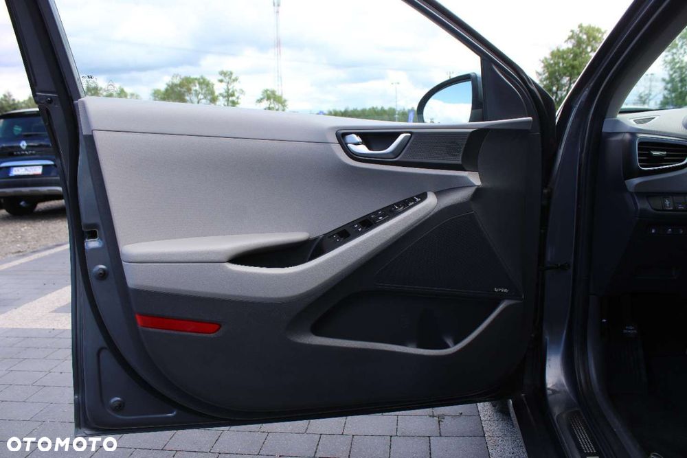Hyundai IONIQ - 23