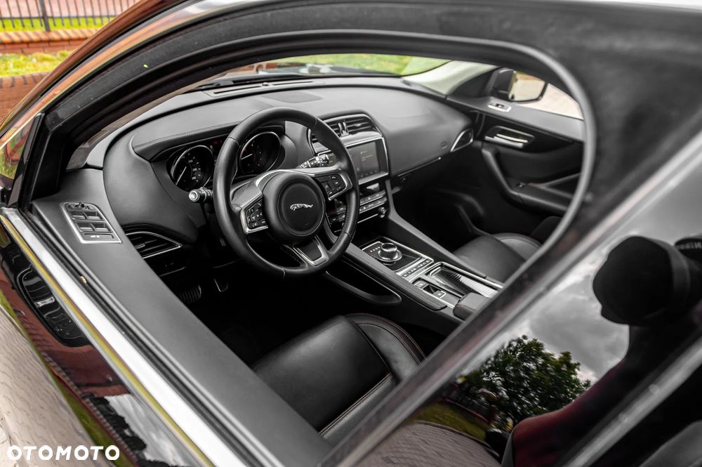 Jaguar F-Pace D200 AWD R-Dynamic S - 21