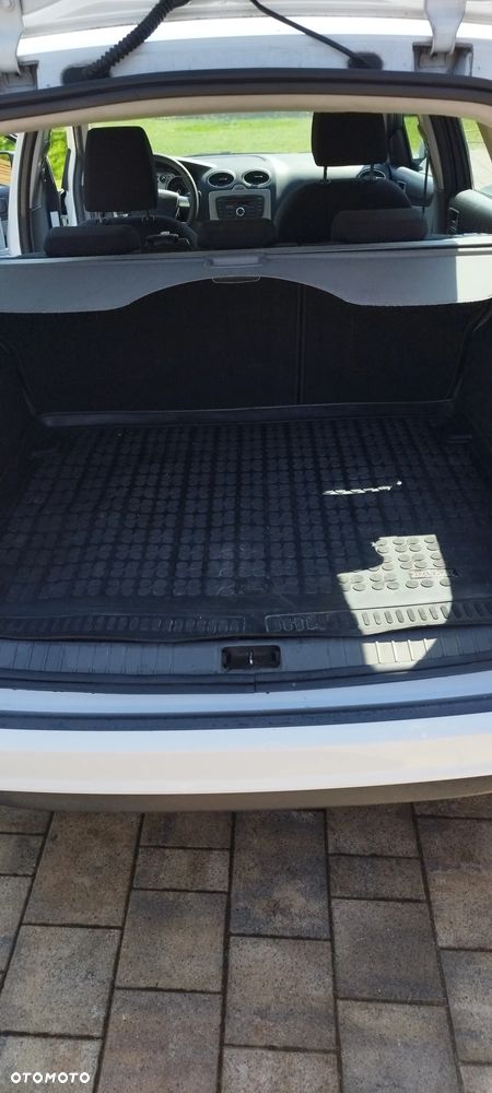 Ford Focus SW 1.8 TDCi Ambiente - 11