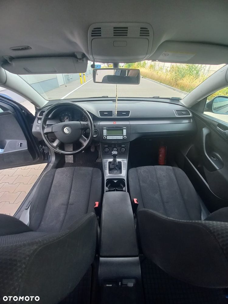 Volkswagen Passat - 22