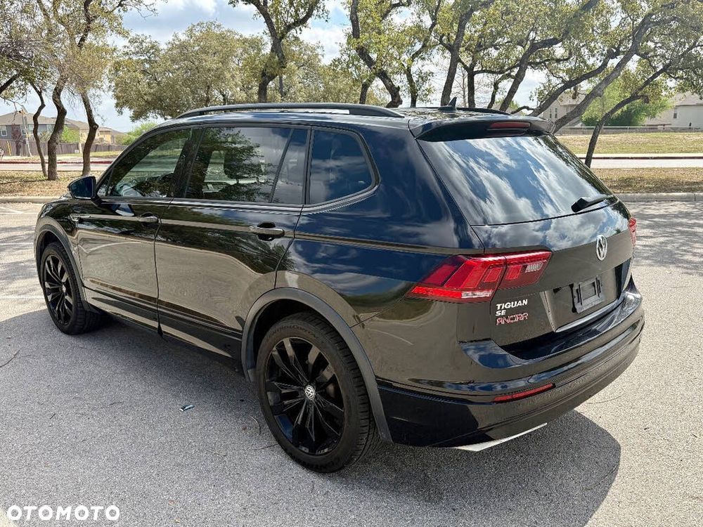 Volkswagen Tiguan - 4