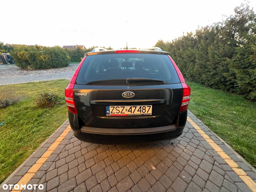 Kia Ceed - 7