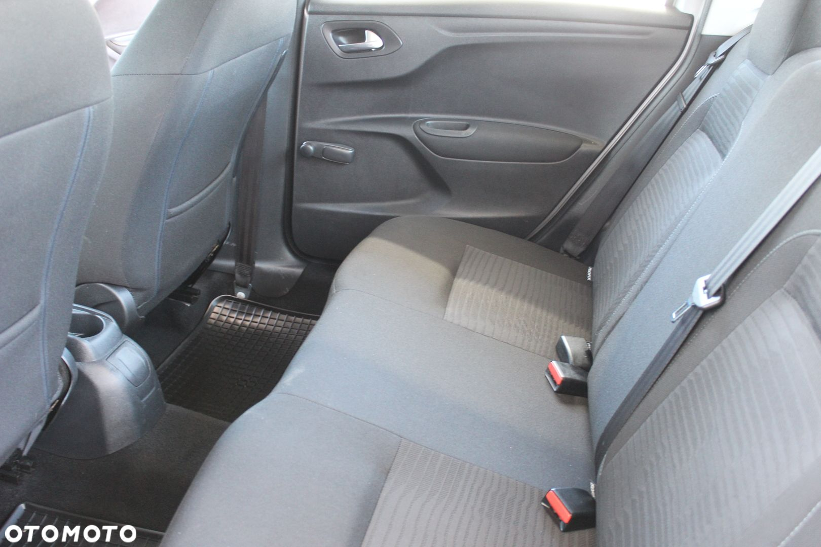 Peugeot 301 1.6 HDi Active - 24