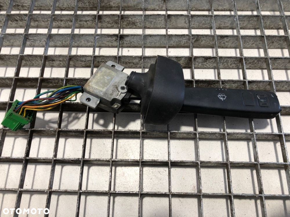 PRZEŁĄCZNIK WYCIERACZEK  VOLVO FH 2005 - 2022 460 21005294 - 1