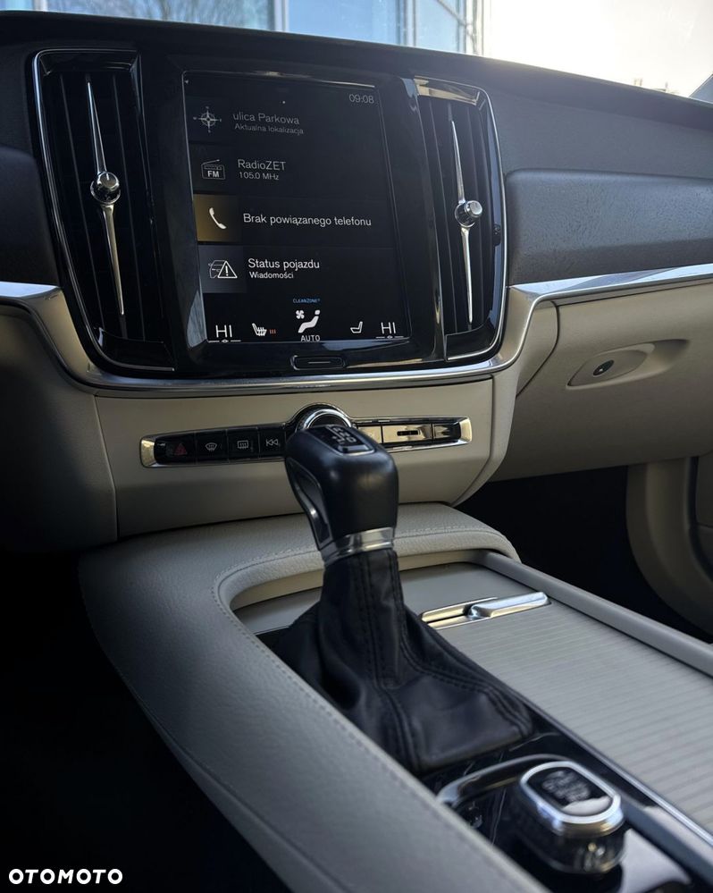 Volvo V90 Cross Country - 16