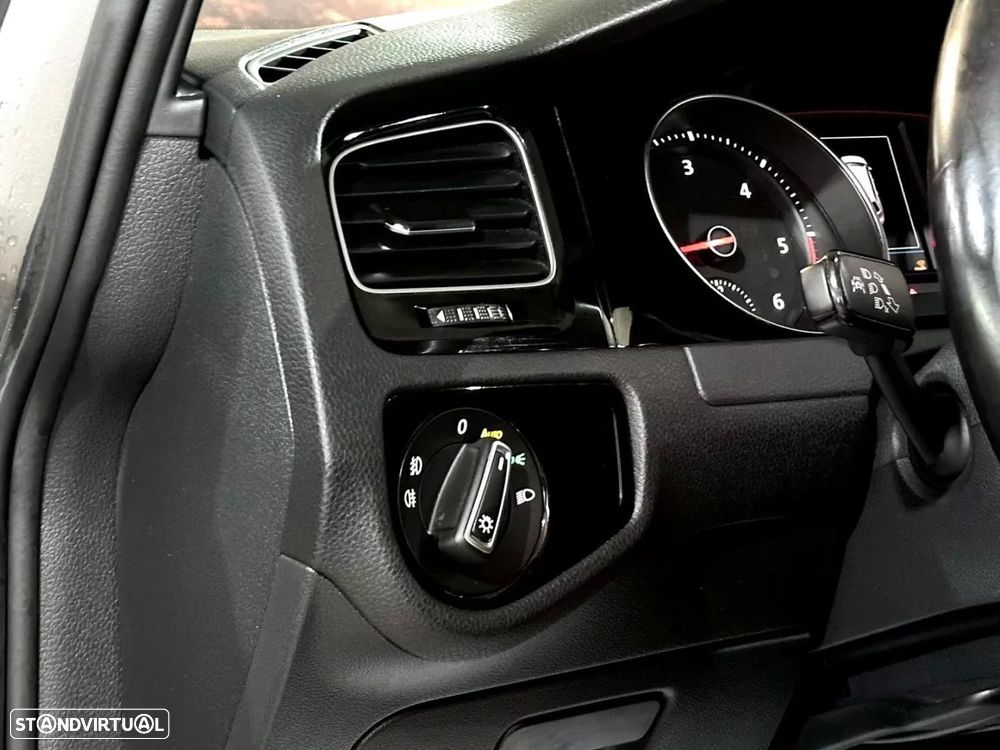 VW Golf Variant 2.0 TDi GTD DSG - 19
