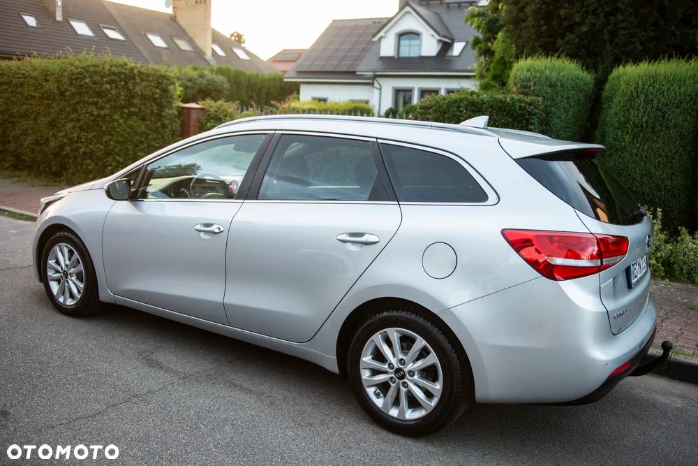 Kia Ceed 1.6 GDI DCT Vision - 12