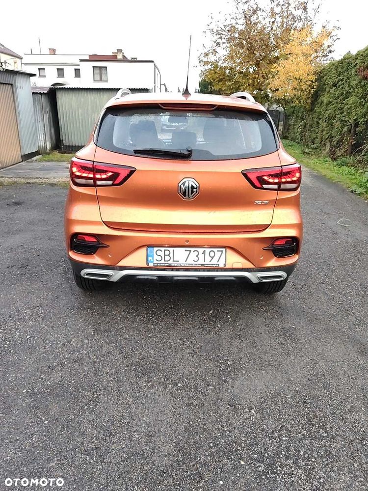 MG ZS - 10